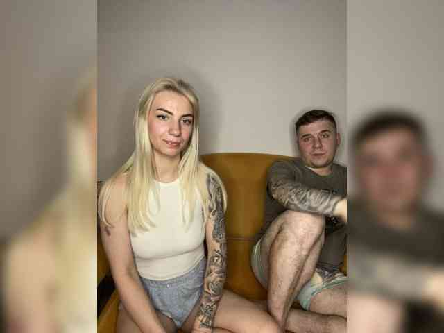 Hulklisandra (26, White Live Couple) performing squirt.